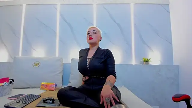 Snapshot of mia_becke chatting on 27, 1, 2025 mia becke online show from 27, 1, 2025