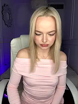 Snapshot of horny_blondiee chatting on 8, 1, 2026 horny blondiee online show from 8, 1, 2026
