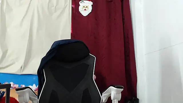 Snapshot of Aranza-Queen chatting on 22, 12, 2024 Aranza-Queen online show from 22, 12, 2024