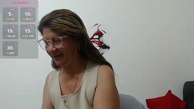 Snapshot of Aranza-Queen chatting on 20, 10, 2025 Aranza-Queen online show from 20, 10, 2025