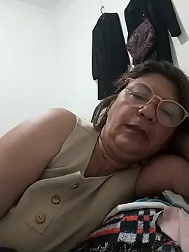 Snapshot of Aranza-Queen chatting on 2, 11, 2025 Aranza-Queen online show from 2, 11, 2025