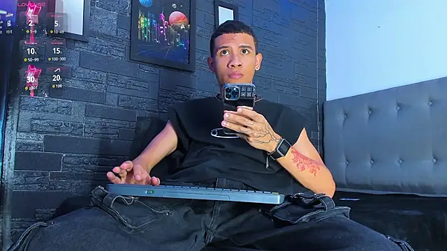 Snapshot of Romancartier_1 chatting on 5, 10, 2025 Romancartier 1 online show from 5, 10, 2025