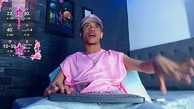 Snapshot of Romancartier_1 chatting on 18, 10, 2025 Romancartier 1 online show from 18, 10, 2025