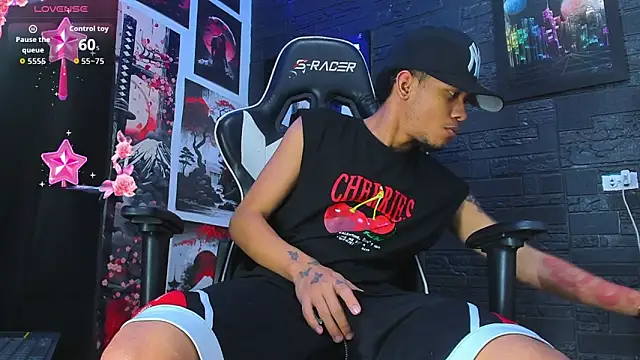 Snapshot of Romancartier_1 chatting on 19, 12, 2025 Romancartier 1 online show from 19, 12, 2025