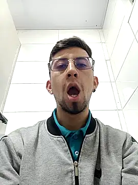 Snapshot of stivevv chatting on 4, 3, 2026 stivevv online show from 4, 3, 2026