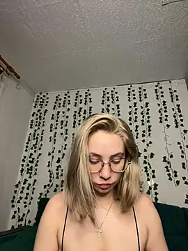 Kitty Katrine online show from 21, 3, 2025