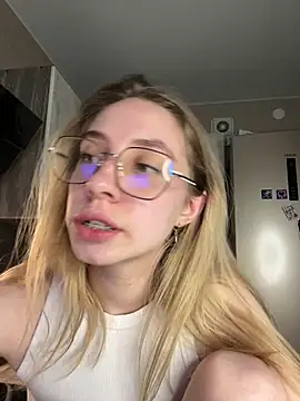 Snapshot of Kitty_Katrine chatting on 11, 5, 2026 Kitty Katrine online show from 11, 5, 2026