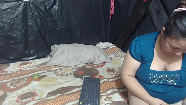 Snapshot of ZuriandAlex chatting on 9, 1, 2025 ZuriandAlex online show from 9, 1, 2025