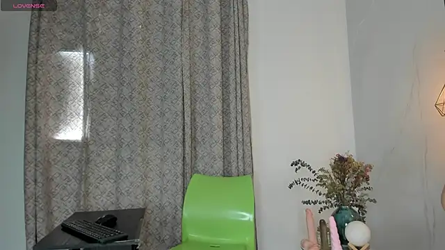 Snapshot of angelswets chatting on 25, 9, 2025 angelswets online show from 25, 9, 2025
