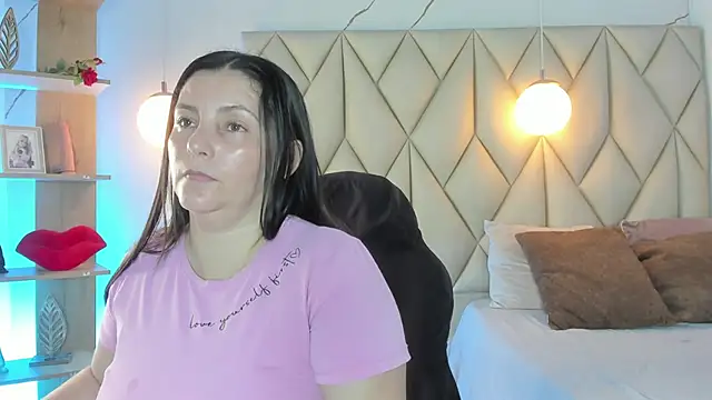 Snapshot of angelswets chatting on 9, 6, 2026 angelswets online show from 9, 6, 2026