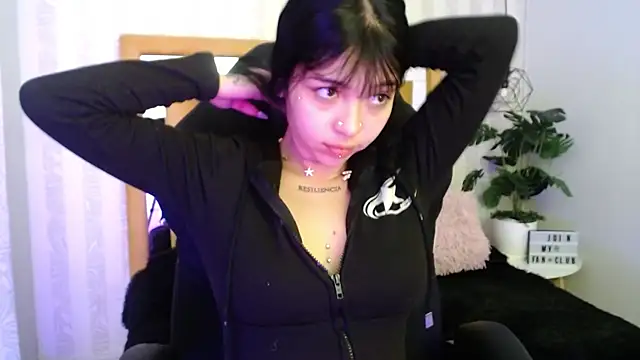 pettit courtny online show from 31, 10, 2025