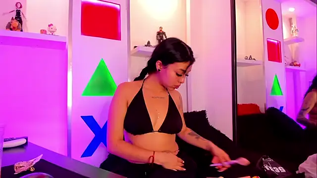 pettit courtny online show from 18, 12, 2025