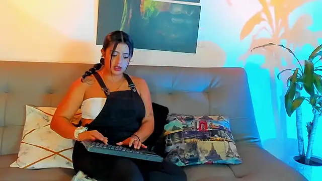 Snapshot of karla_999 chatting on 4, 2, 2025 karla 999 online show from 4, 2, 2025