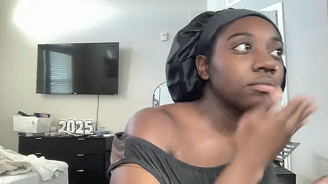 Snapshot of AveryJ99 chatting on 12, 4, 2026 AveryJ99 online show from 12, 4, 2026