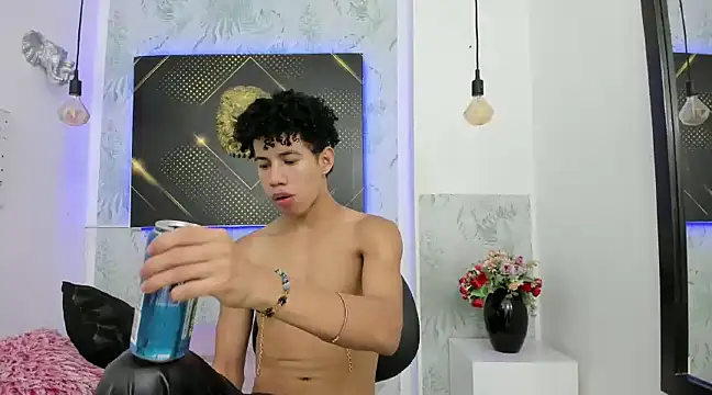 Snapshot of Erick_Zhimerman chatting on 17, 1, 2025 Erick Zhimerman online show from 17, 1, 2025