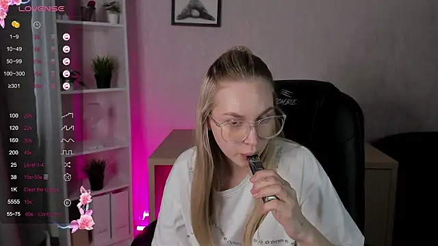 Carol  Cox online show from 7, 2, 2025