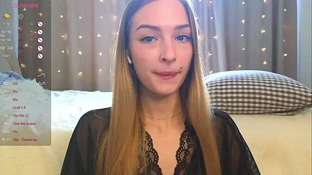 Snapshot of Soft_Eva chatting on 11, 12, 2024 Soft Eva online show from 11, 12, 2024