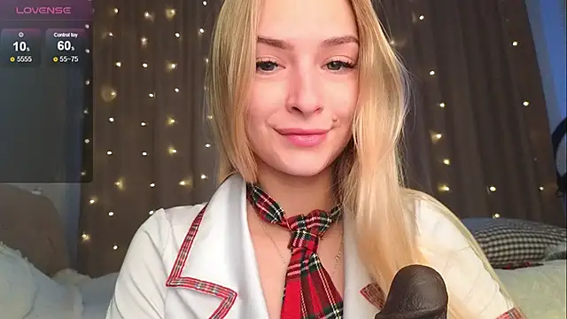 Snapshot of Soft_Eva chatting on 12, 1, 2025 Soft Eva online show from 12, 1, 2025