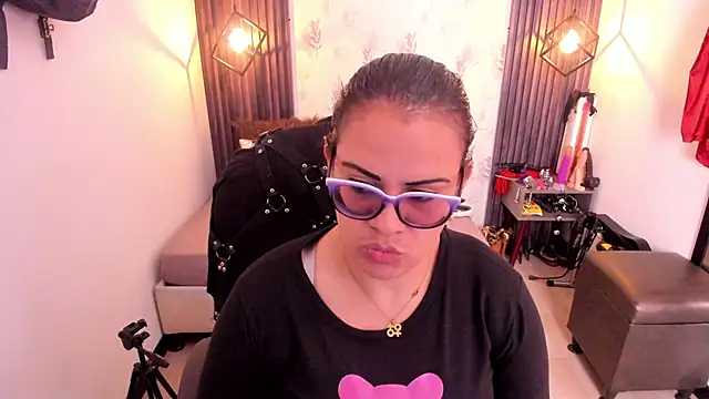 Snapshot of brigittemiller chatting on 5, 3, 2025 brigittemiller online show from 5, 3, 2025
