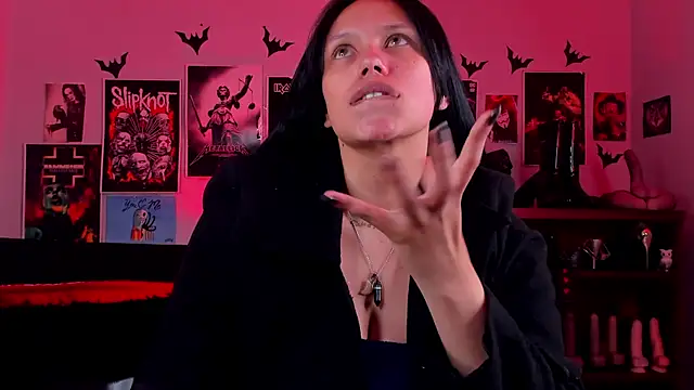 Snapshot of lilith-deveraux chatting on 28, 4, 2026 lilith-deveraux online show from 28, 4, 2026