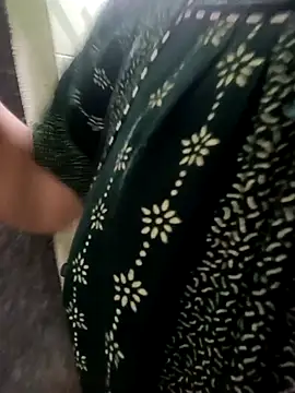 Snapshot of gunjan22 chatting on 1, 10, 2025 gunjan22 online show from 1, 10, 2025