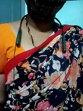 Snapshot of gunjan22 chatting on 28, 10, 2025 gunjan22 online show from 28, 10, 2025