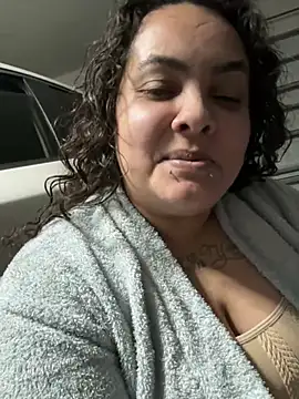 Snapshot of DatBishYouMiss chatting on 23, 1, 2025 DatBishYouMiss online show from 23, 1, 2025