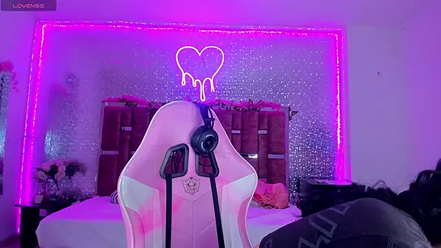 KylieVictoria online show from 5, 2, 2025