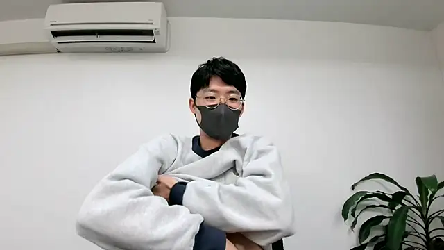 Snapshot of TakuryuJPN chatting on 15, 12, 2024 TakuryuJPN online show from 15, 12, 2024