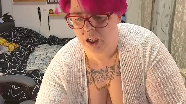 Snapshot of SunshineLexi chatting on 18, 2, 2025 SunshineLexi online show from 18, 2, 2025