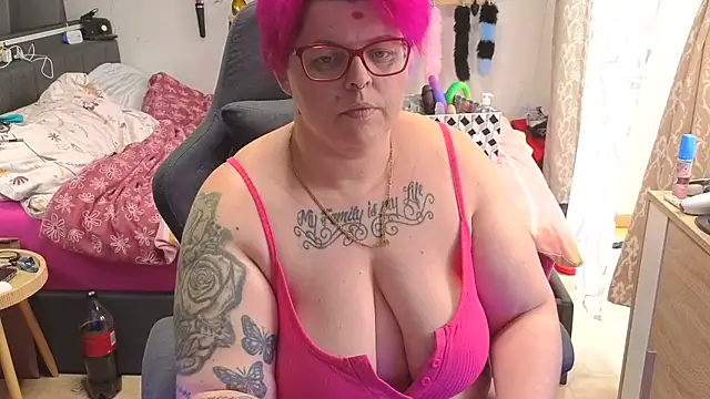 Snapshot of SunshineLexi chatting on 24, 2, 2025 SunshineLexi online show from 24, 2, 2025