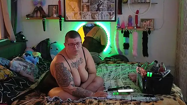 Snapshot of SunshineLexi chatting on 3, 10, 2025 SunshineLexi online show from 3, 10, 2025