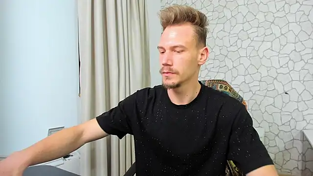 MateoBenjaminX online show from 2, 2, 2025