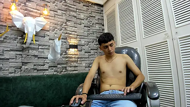 Snapshot of DamiBright chatting on 24, 10, 2025 DamiBright online show from 24, 10, 2025