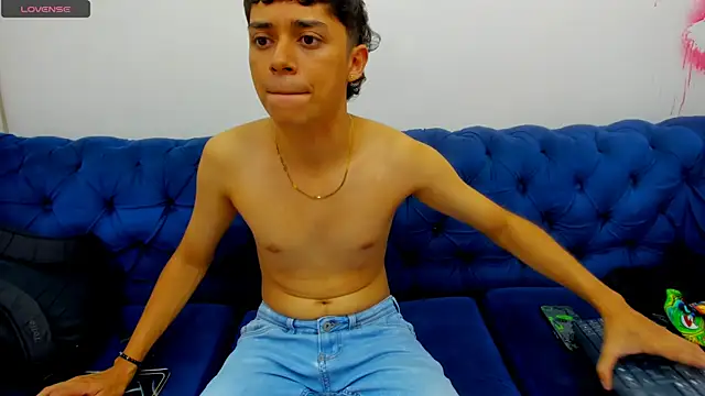 Snapshot of DamiBright chatting on 5, 11, 2025 DamiBright online show from 5, 11, 2025