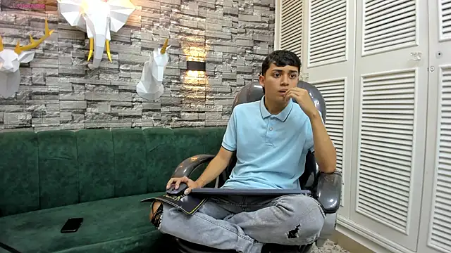 Snapshot of DamiBright chatting on 22, 11, 2025 DamiBright online show from 22, 11, 2025