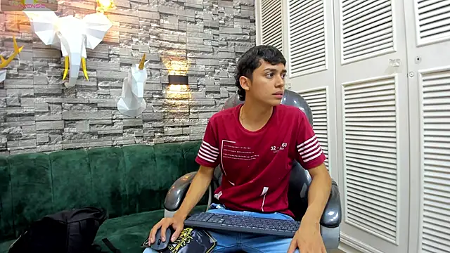 Snapshot of DamiBright chatting on 3, 12, 2025 DamiBright online show from 3, 12, 2025