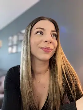 Mia Ethan online show from 27, 4, 2026