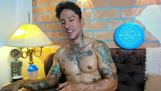 Snapshot of Dylanstonne chatting on 9, 3, 2025 Dylanstonne online show from 9, 3, 2025