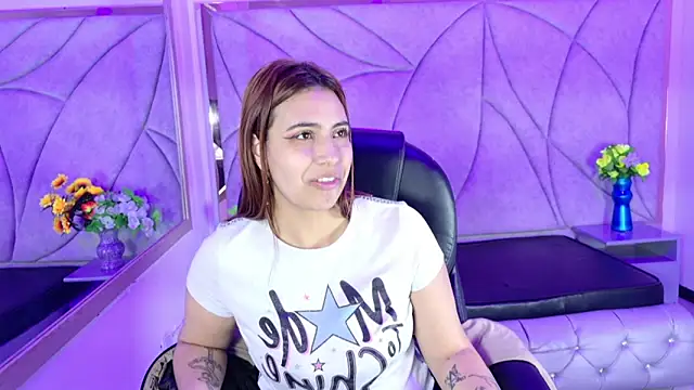 Snapshot of Tammy_Blackk chatting on 15, 10, 2025 Tammy Blackk online show from 15, 10, 2025