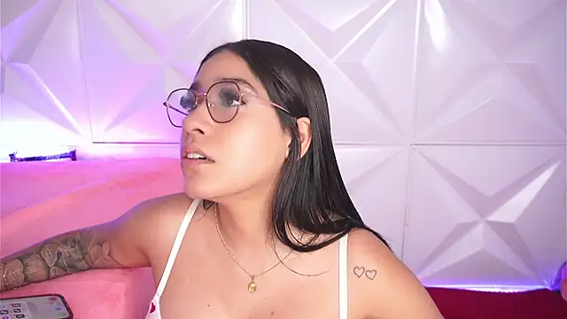 Snapshot of LeagueOfLovers chatting on 21, 2, 2025 LeagueOfLovers online show from 21, 2, 2025