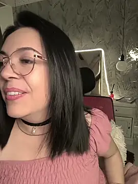 Bella fournier online show from 5, 4, 2026