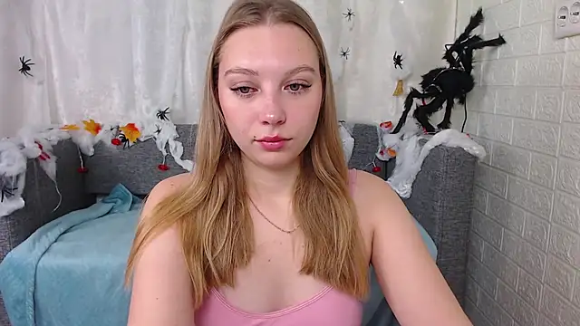 bellaa love  online show from 23, 10, 2025