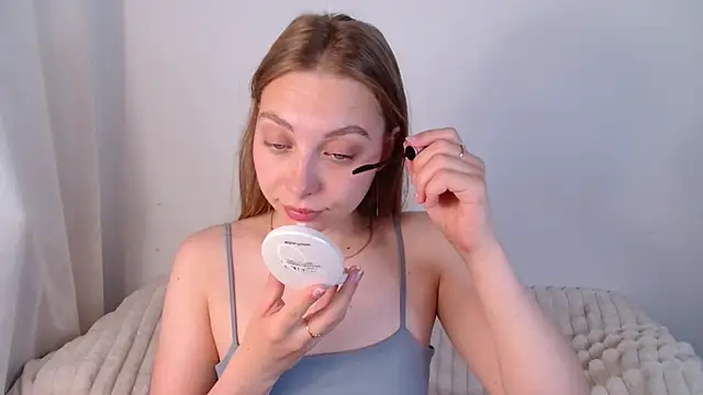 bellaa love  online show from 3, 6, 2026