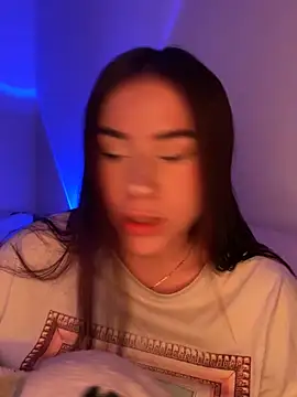 Snapshot of Im_Valen_Cute chatting on 28, 10, 2025 Im Valen Cute online show from 28, 10, 2025