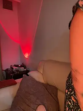 Snapshot of Im_Valen_Cute chatting on 12, 11, 2025 Im Valen Cute online show from 12, 11, 2025