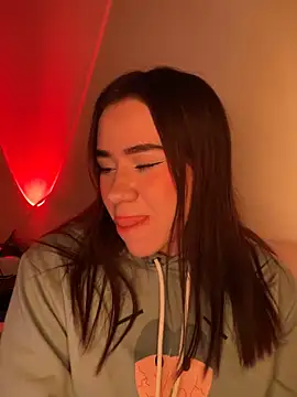 Snapshot of Im_Valen_Cute chatting on 13, 11, 2025 Im Valen Cute online show from 13, 11, 2025