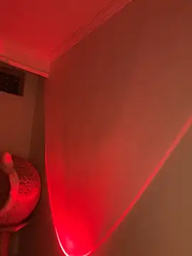 Snapshot of Im_Valen_Cute chatting on 29, 11, 2025 Im Valen Cute online show from 29, 11, 2025