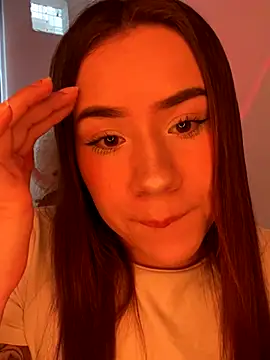 Snapshot of Im_Valen_Cute chatting on 29, 11, 2025 Im Valen Cute online show from 29, 11, 2025