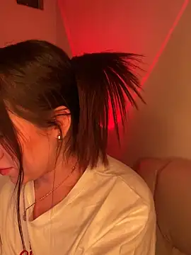 Snapshot of Im_Valen_Cute chatting on 3, 12, 2025 Im Valen Cute online show from 3, 12, 2025